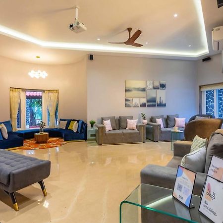 The Grey Medley By Stayvista With Mediterranean Interiors, Swimming Pool, Jacuzzi, Projector & A Lush Lawn With Gazebo Lonavala Εξωτερικό φωτογραφία