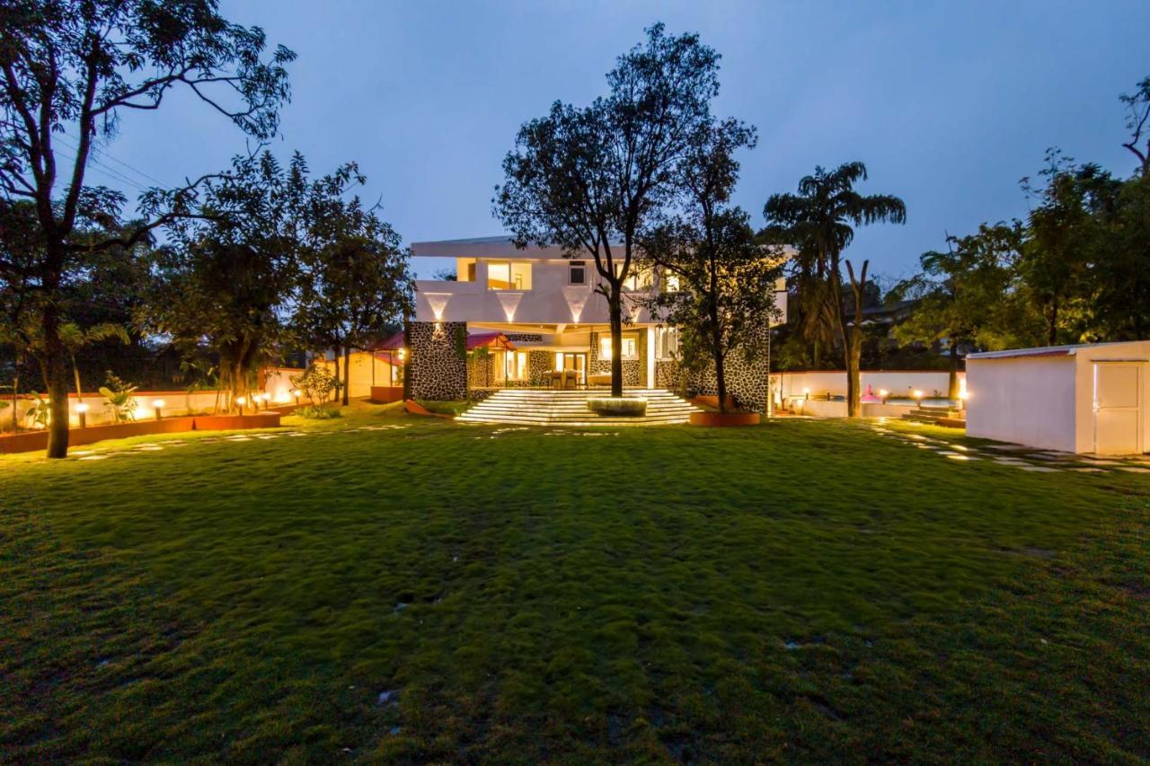 The Grey Medley By Stayvista With Mediterranean Interiors, Swimming Pool, Jacuzzi, Projector & A Lush Lawn With Gazebo Lonavala Εξωτερικό φωτογραφία