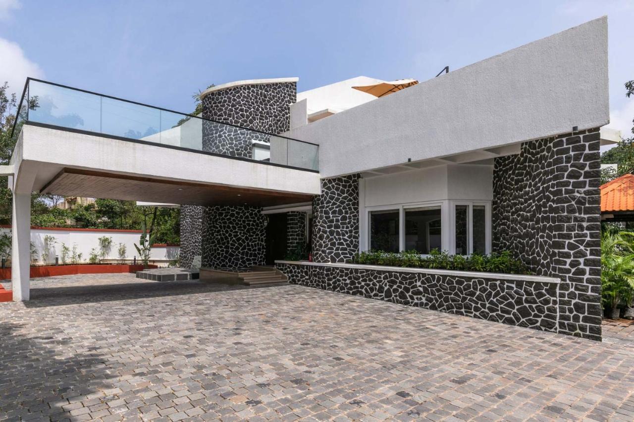 The Grey Medley By Stayvista With Mediterranean Interiors, Swimming Pool, Jacuzzi, Projector & A Lush Lawn With Gazebo Lonavala Εξωτερικό φωτογραφία