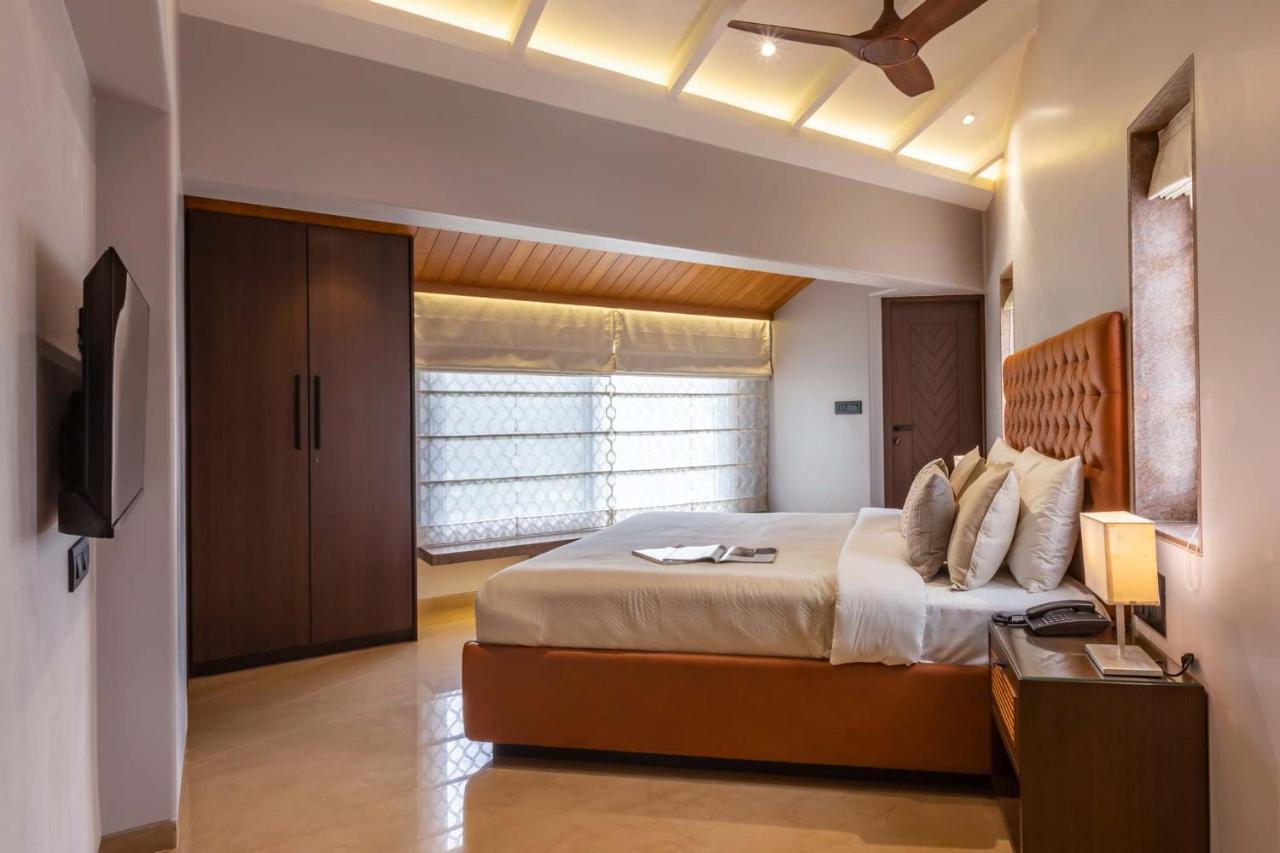 The Grey Medley By Stayvista With Mediterranean Interiors, Swimming Pool, Jacuzzi, Projector & A Lush Lawn With Gazebo Lonavala Εξωτερικό φωτογραφία