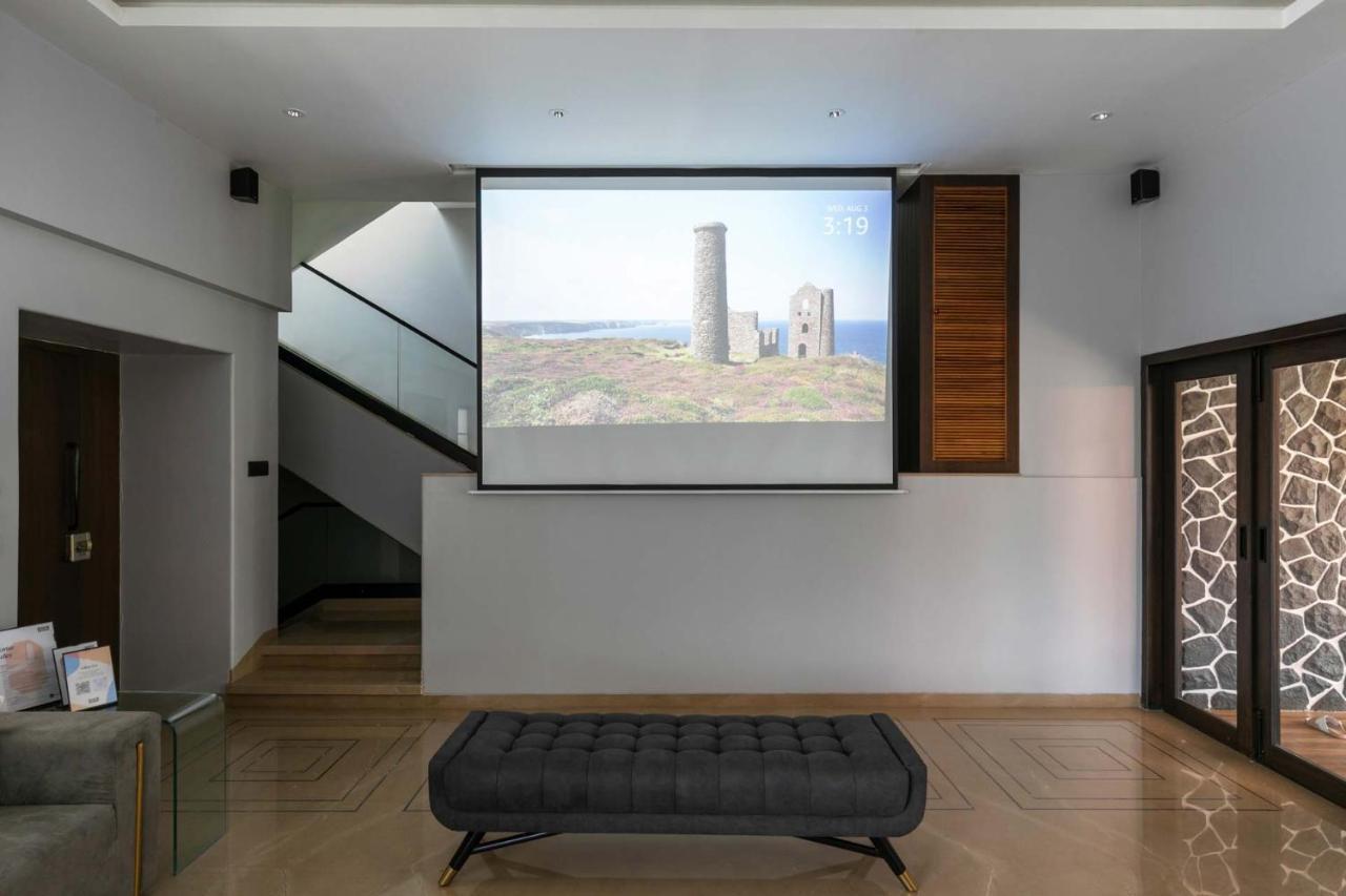 The Grey Medley By Stayvista With Mediterranean Interiors, Swimming Pool, Jacuzzi, Projector & A Lush Lawn With Gazebo Lonavala Εξωτερικό φωτογραφία