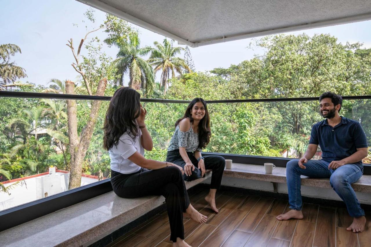 The Grey Medley By Stayvista With Mediterranean Interiors, Swimming Pool, Jacuzzi, Projector & A Lush Lawn With Gazebo Lonavala Εξωτερικό φωτογραφία